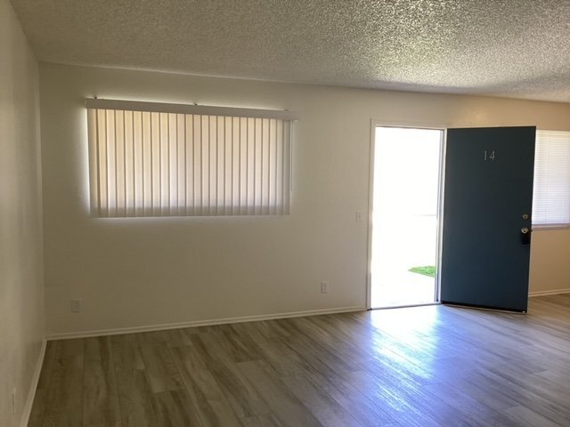 Building Photo - "Charming 1-Bedroom Retreat with 800 Sq Ft of Comfort in Lancaster!"