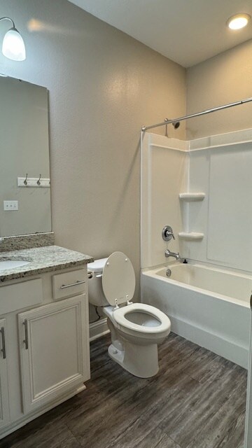 Building Photo - 6425 Chickory Way