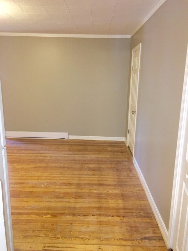 Building Photo - Trump Property