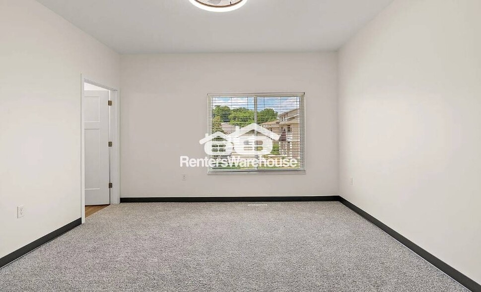 Building Photo - 3680 9th St NW