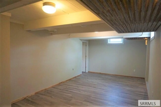 Building Photo - 613 Sykes Dr