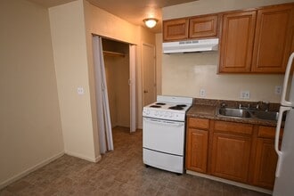 Building Photo - 3021 E Carey Ave