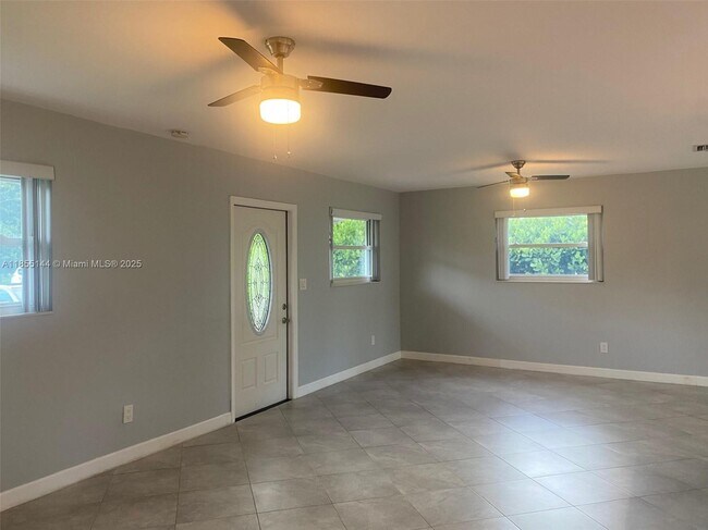 Building Photo - 6255 SW 62nd Ct
