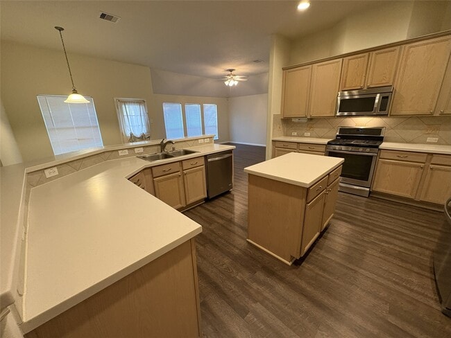 Building Photo - 1909 Highland Point Ct