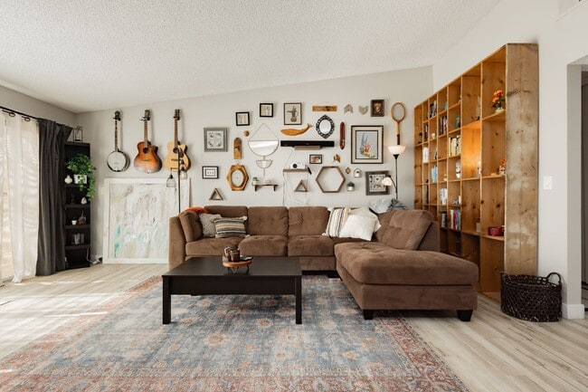 Building Photo - Fully Furnished single story home in Las Vegas with STYLE!