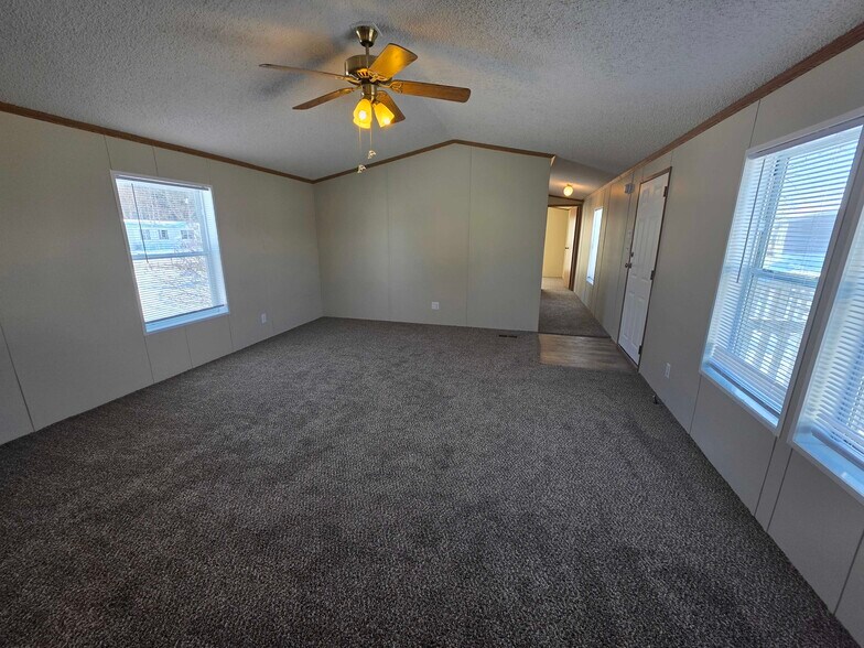 Building Photo - 4461 Beechwood St