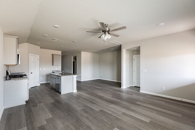 Building Photo - Brand New 4 Bed For Lease in Sara Park