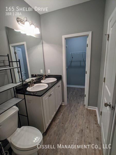 Building Photo - 165 N Shelbi Dr