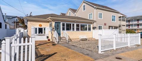Building Photo - 208 Carteret Ave