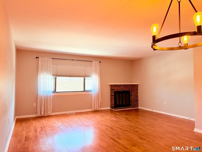 Building Photo - 163 Monticello Dr