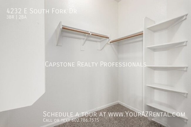 Building Photo - 4232 E South Fork Dr