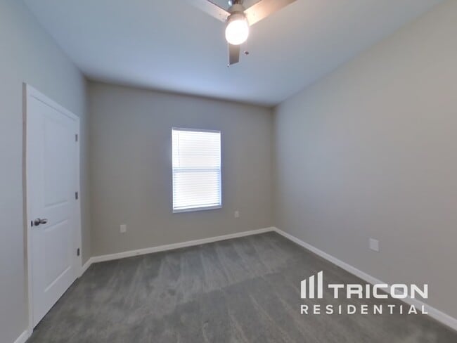 Building Photo - 2996 Neverland Dr