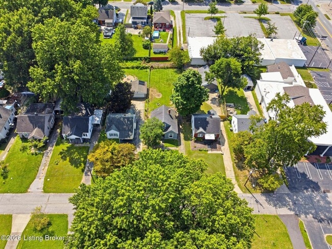 Building Photo - 1050 Oakwood Ave