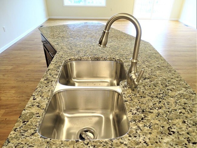 Building Photo - 329 Cedar Hollow