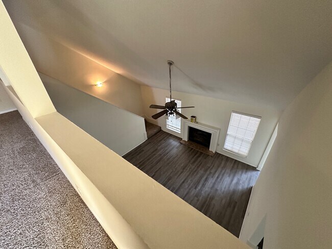 Building Photo - 36 Creek Ct