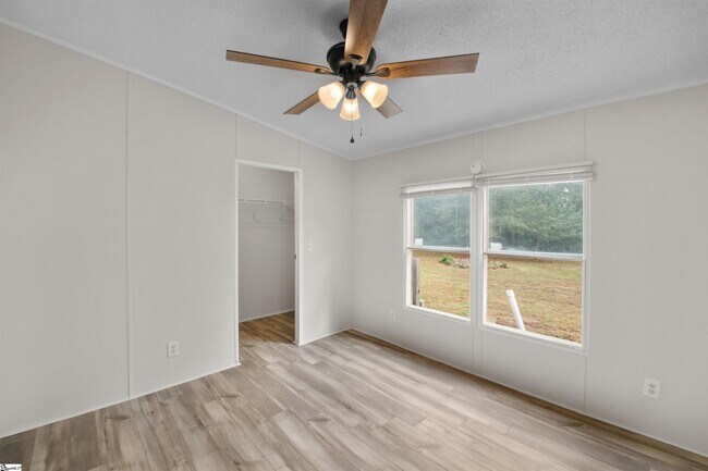 Building Photo - 296 Fish Camp Rd