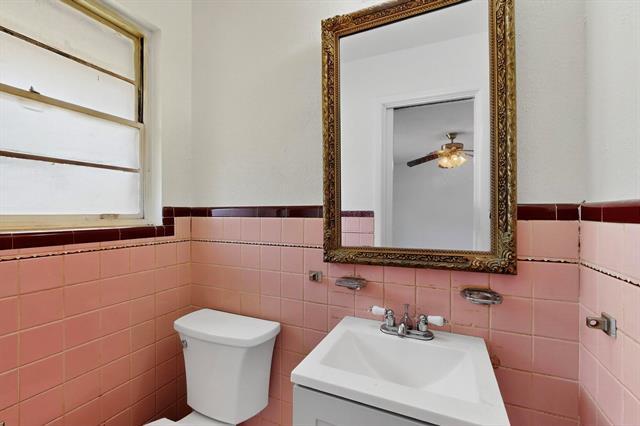 Building Photo - 2612 Ashley Dr