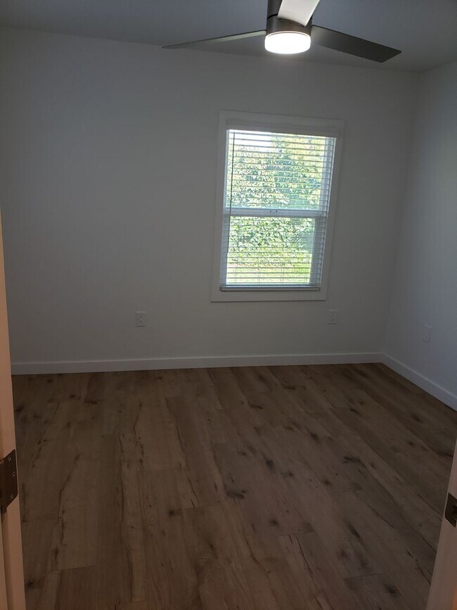 Building Photo - Beautiful Duplex Home near UC Davis Medical Center