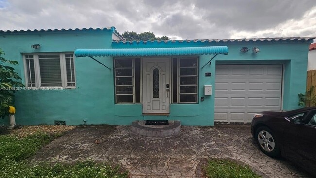 Building Photo - 1836 Roosevelt St