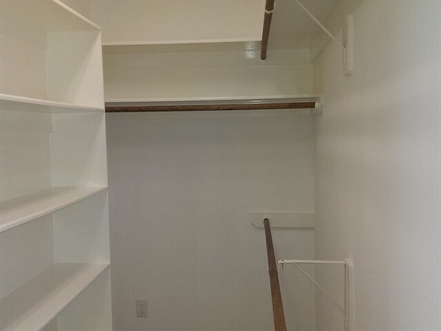 Building Photo - 25118 Auburn Terrace Dr