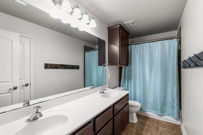 Building Photo - 420 Wild Rose Dr
