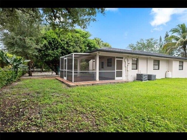 Building Photo - 5191 SW 67th Ave