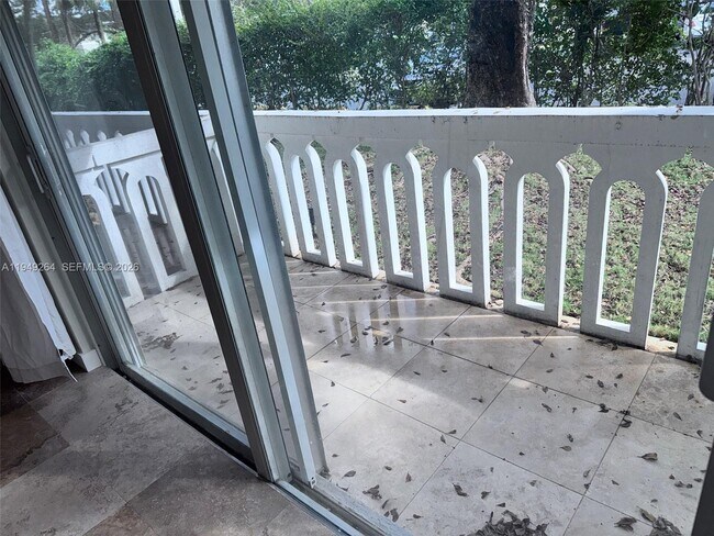 Building Photo - 100 Edgewater Dr