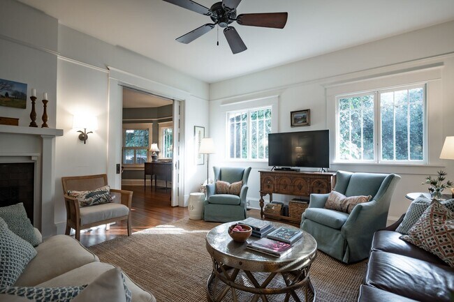 Building Photo - 290 Milledge Cir