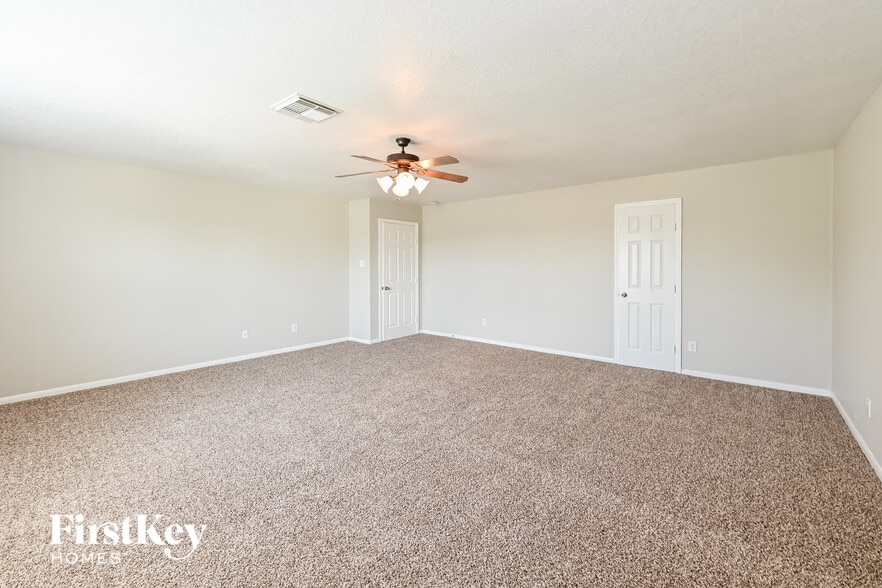 Building Photo - 25106 Twister Tr