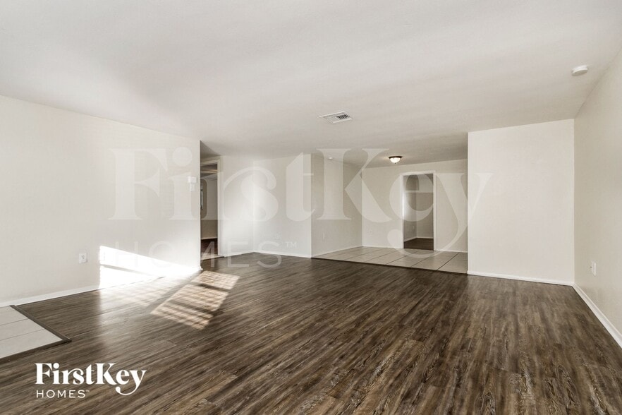 Building Photo - 9204 Lido Ln