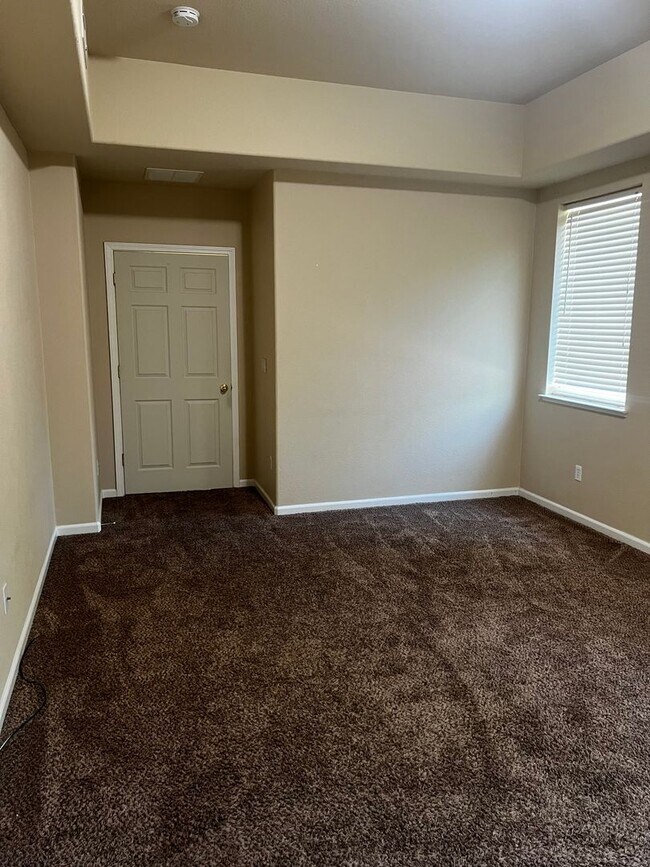 Building Photo - 3726 Deutz Dr