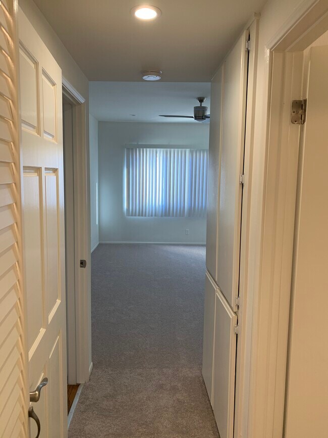 Master Hallway looking into bedroom - 8180 Manitoba St