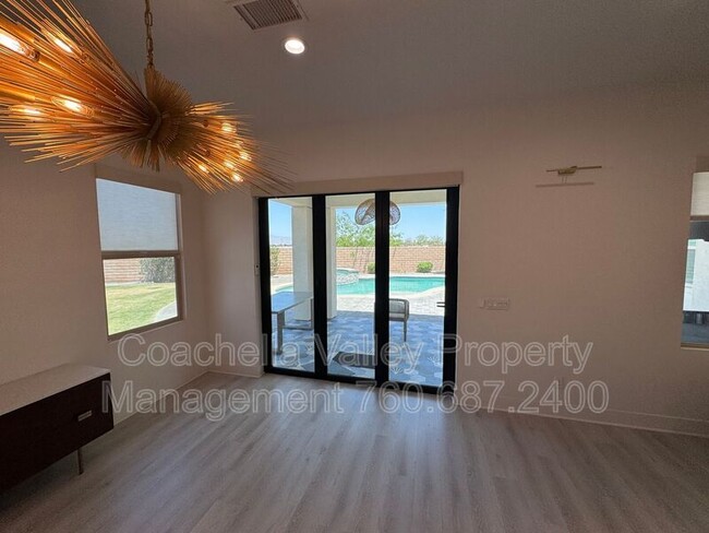 Building Photo - 74635 Tesla Dr