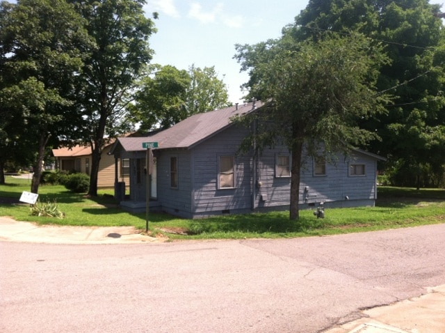 Building Photo - 813 S Rogers St