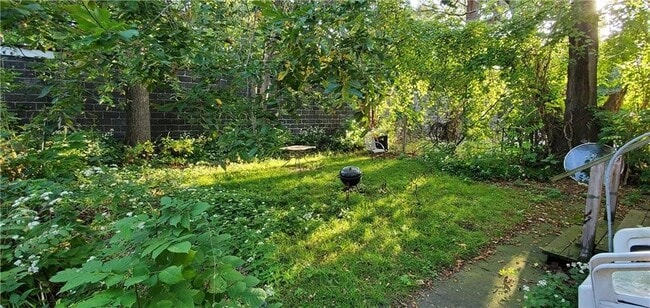 Building Photo - 44 Park Ave