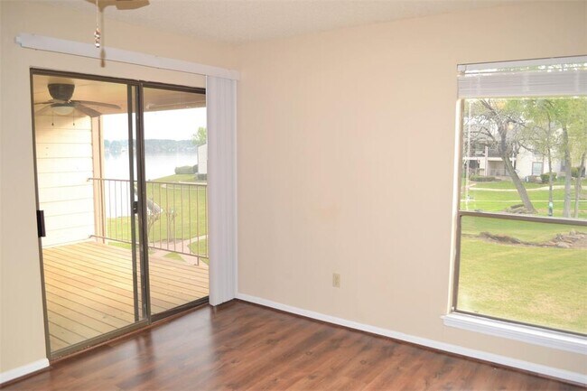 Building Photo - 202 Lakeview Terrace