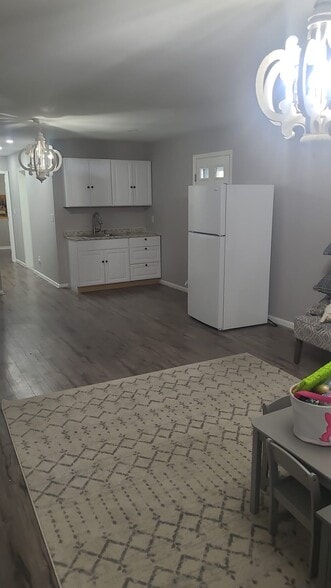 Building Photo - 23 New Clarkstown Rd