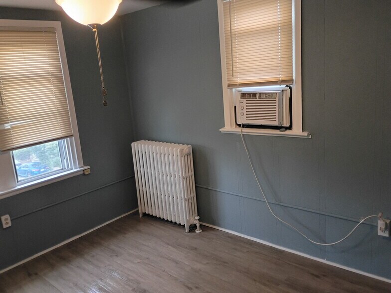 Building Photo - 5724 Malvern Ave