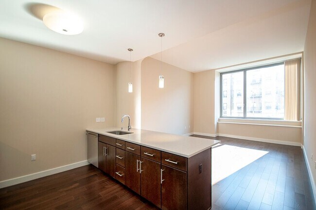 Building Photo - 43 Westland Ave