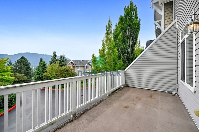Building Photo - 3 BED & 3.5 BATH FOR RENT