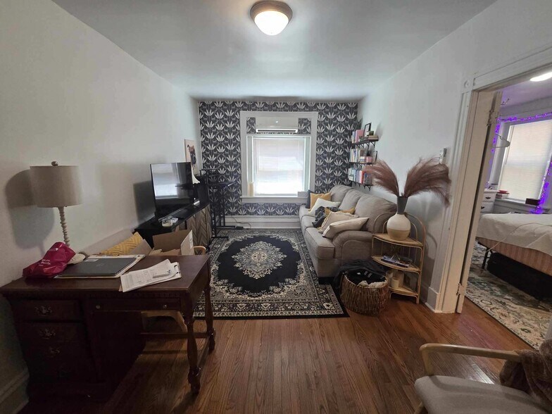 Building Photo - 3125 Hanover Ave