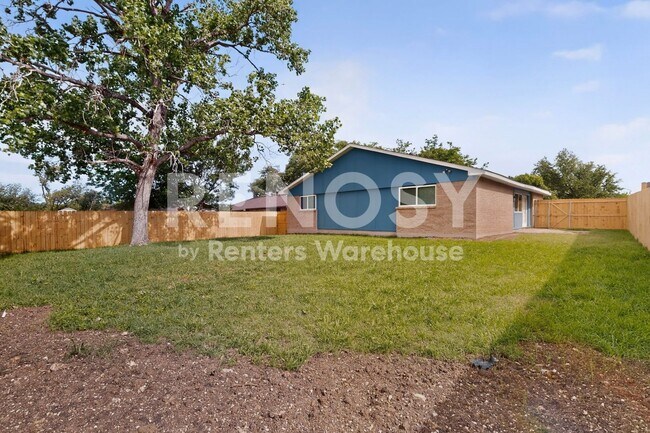 Building Photo - Carrollton GEM Ready For Move-in  ****Rent Concession - 2nd Month Free****