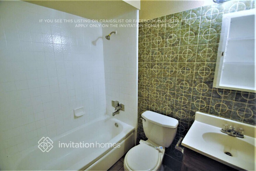 Building Photo - 4914 W Catalina Dr