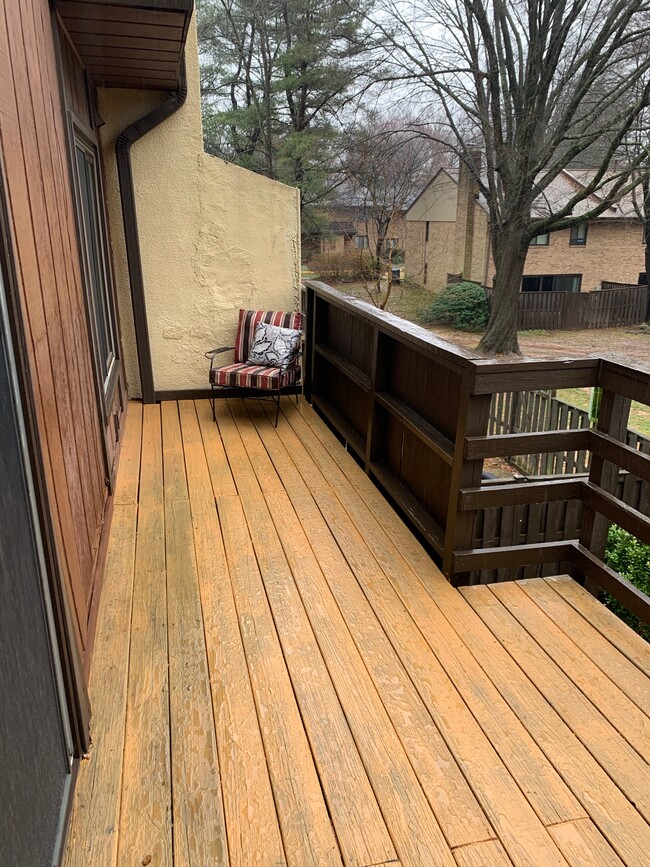 deck - 11090 Saffold Way