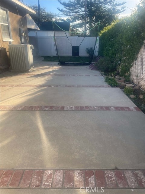 Building Photo - 408 E Elm St