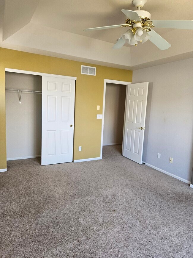 Building Photo - 2353 Aral Dr