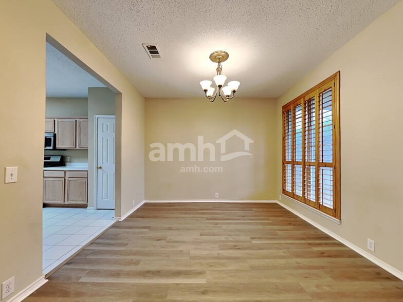 Building Photo - 7847 Teal Dr