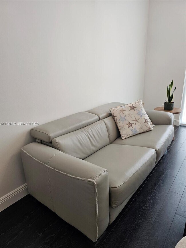 Building Photo - 1945 S Ocean Dr