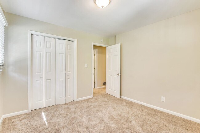 Building Photo - 3390 Glenview Cir Sw