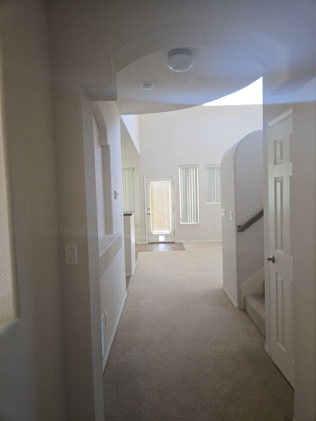 Building Photo - 45 Willow Trace Ct